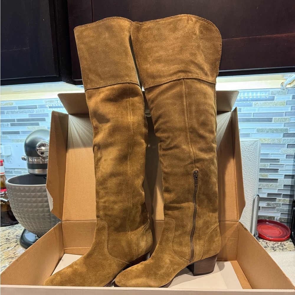 Frye Women's Clara Otk Slouch Boot 100% Suede Size: 9 Color: Cashew